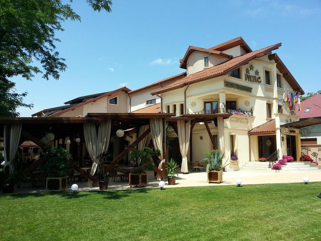 Hotel Parc Tecuci מראה חיצוני תמונה