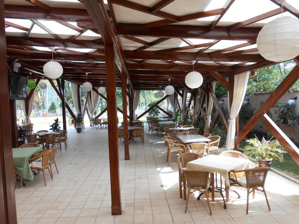 Hotel Parc Tecuci מראה חיצוני תמונה