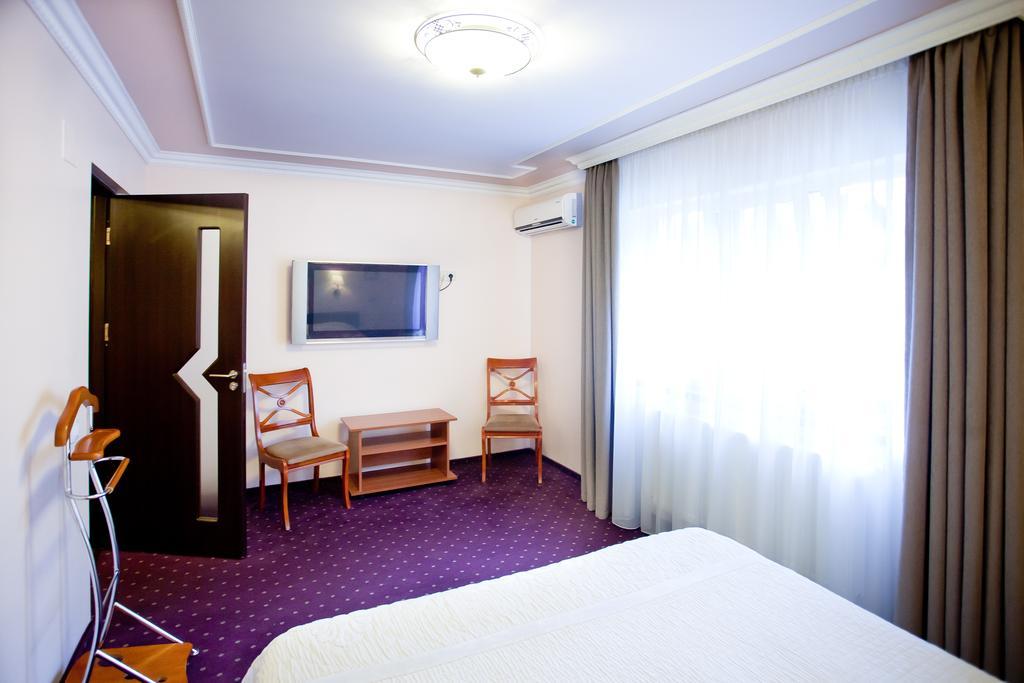 Hotel Parc Tecuci מראה חיצוני תמונה