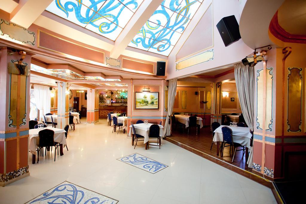 Hotel Parc Tecuci מראה חיצוני תמונה