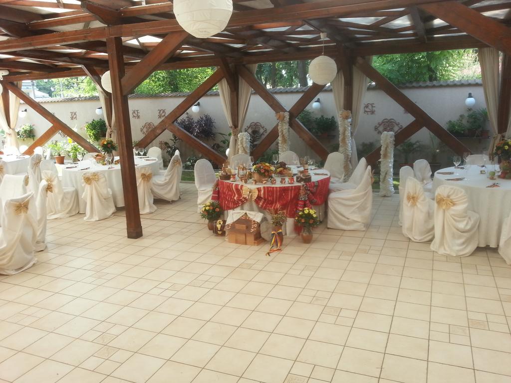 Hotel Parc Tecuci מראה חיצוני תמונה